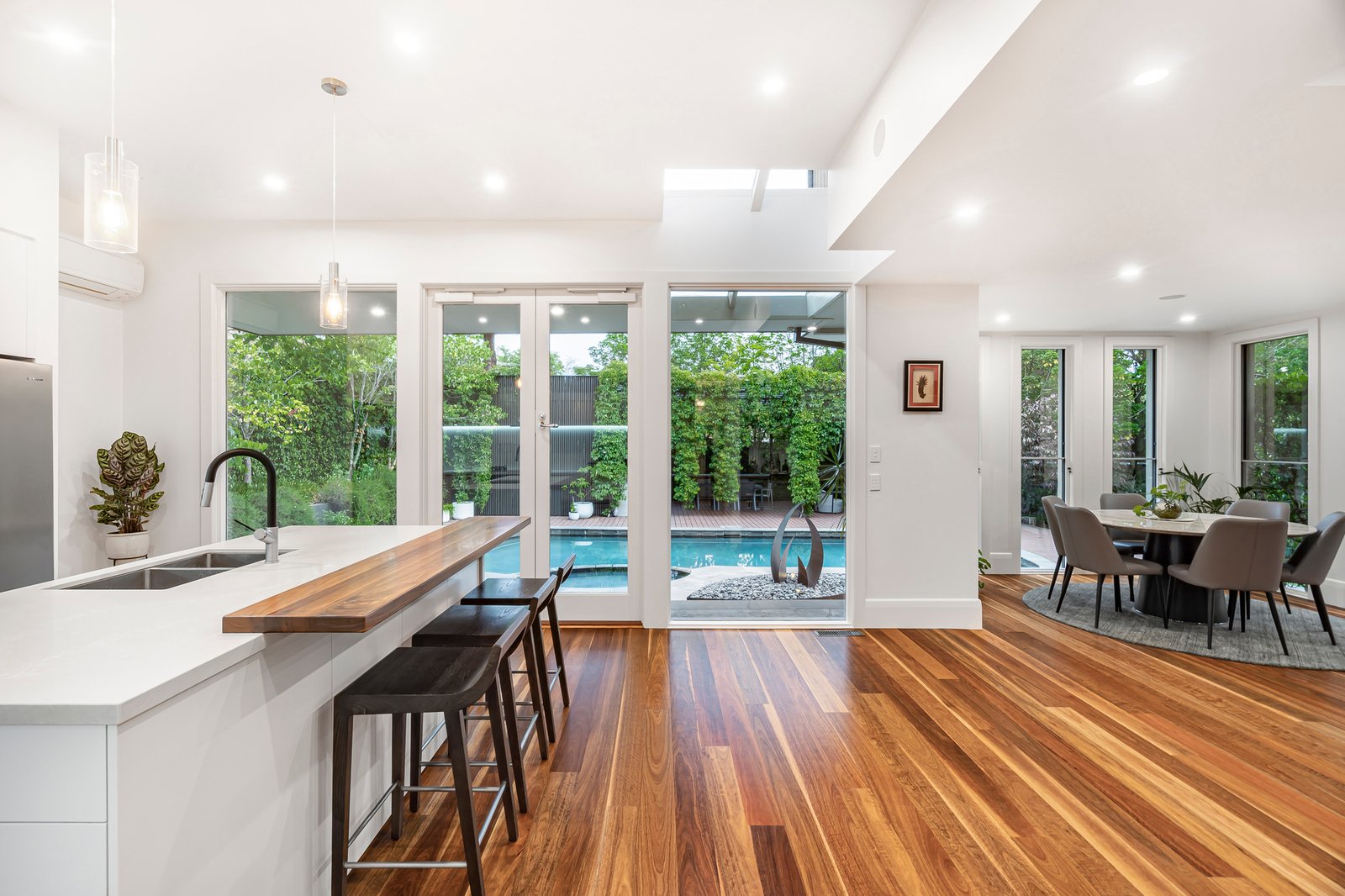 8 Winson Green Road, Canterbury, 3126