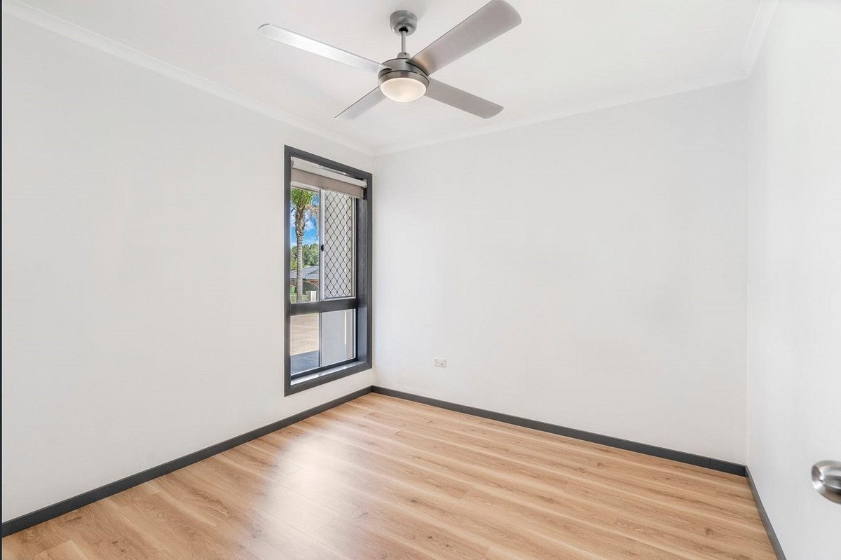 8 Woodstock Court Parkwood 4