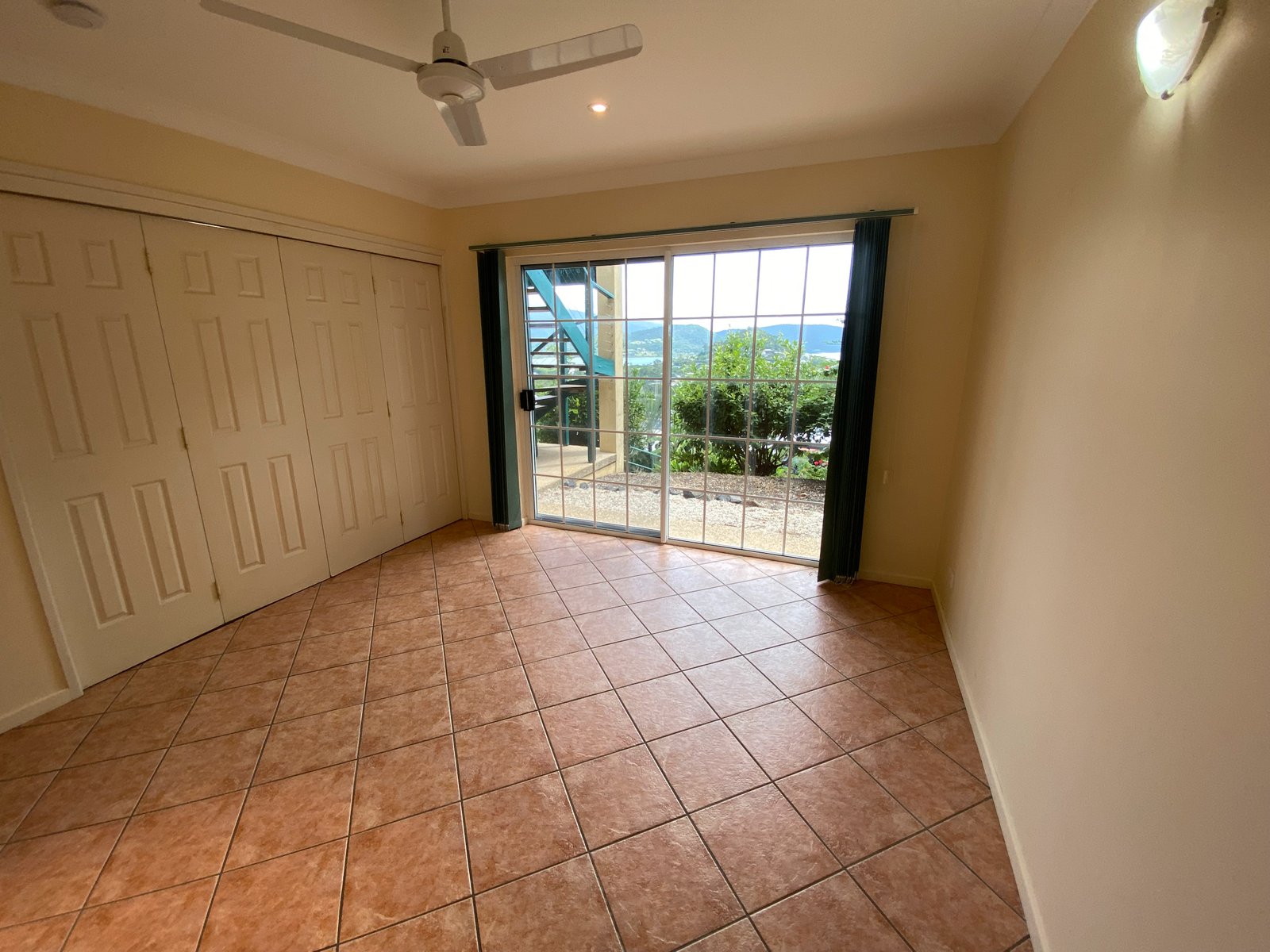 8 Woodwark Crescent CANNONVALE 6