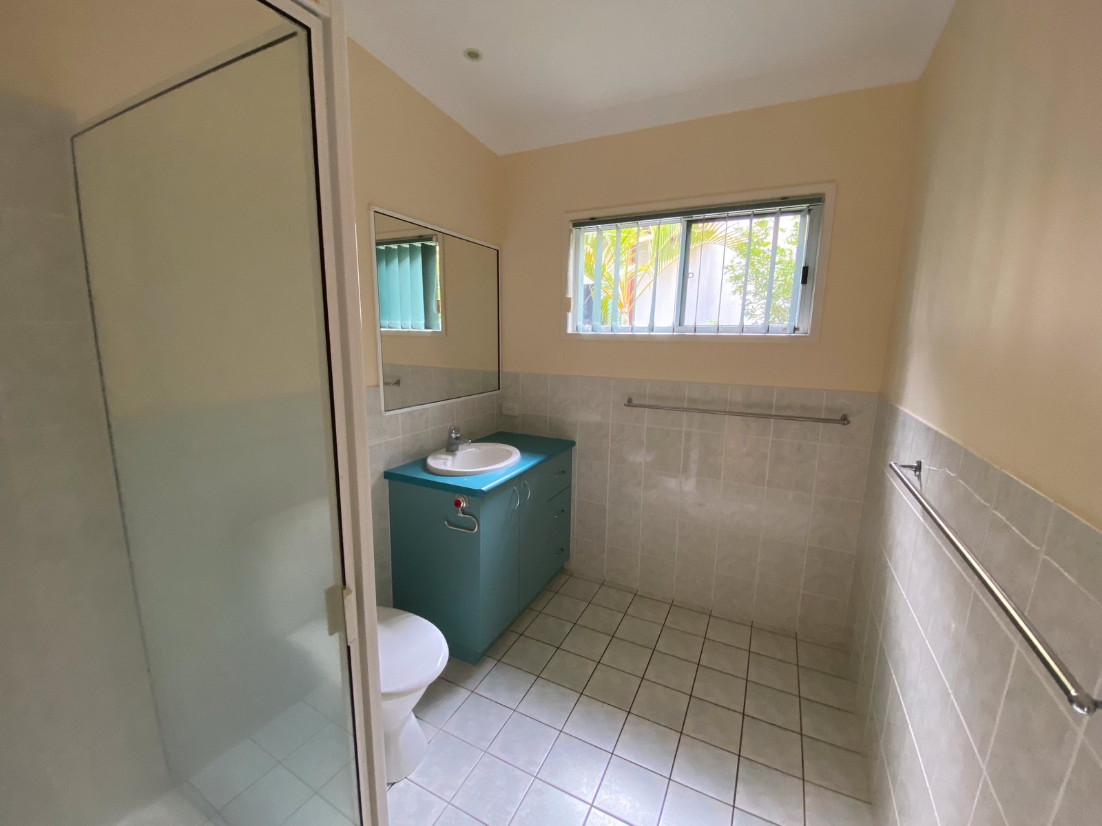 8 Woodwark Crescent CANNONVALE 14