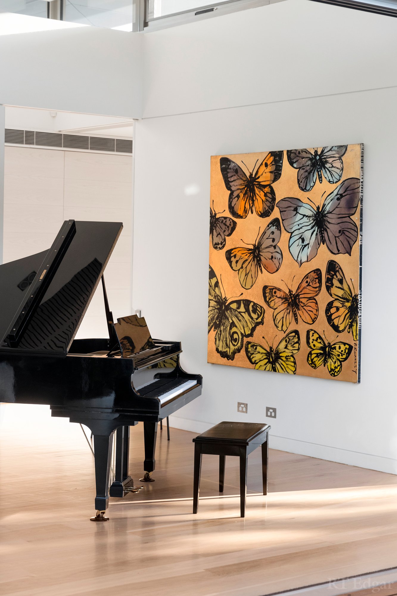 Real Estate and Property in 8 Wootton Grove, Caulfield North, VIC