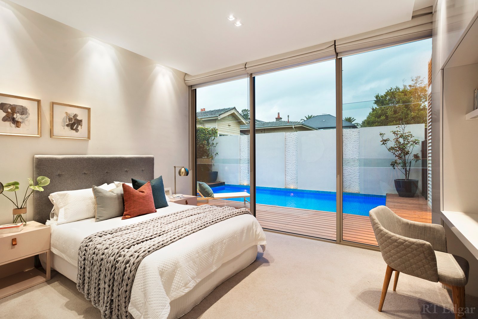 Real Estate and Property in 8 Wootton Grove, Caulfield North, VIC