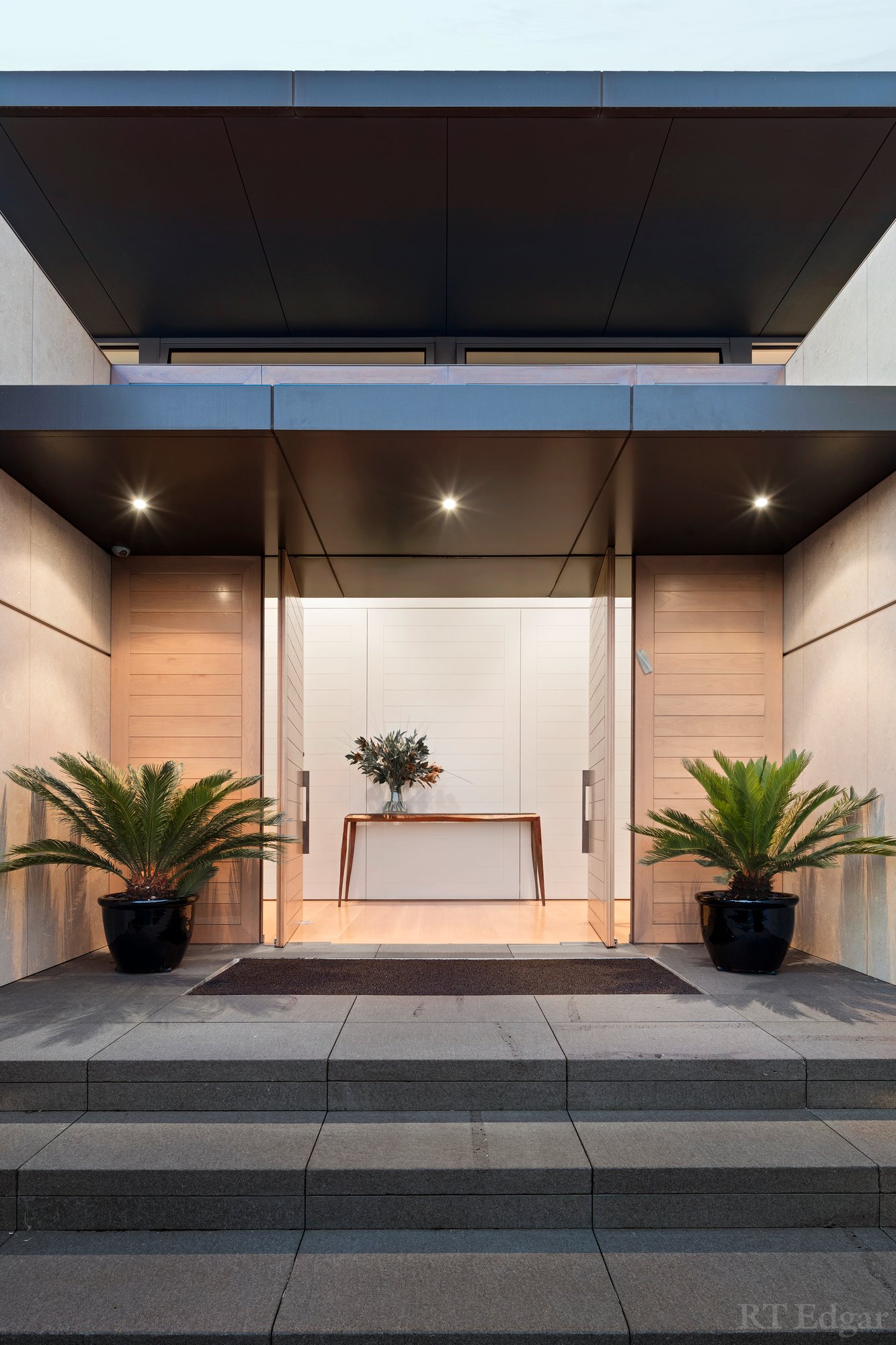 Real Estate and Property in 8 Wootton Grove, Caulfield North, VIC