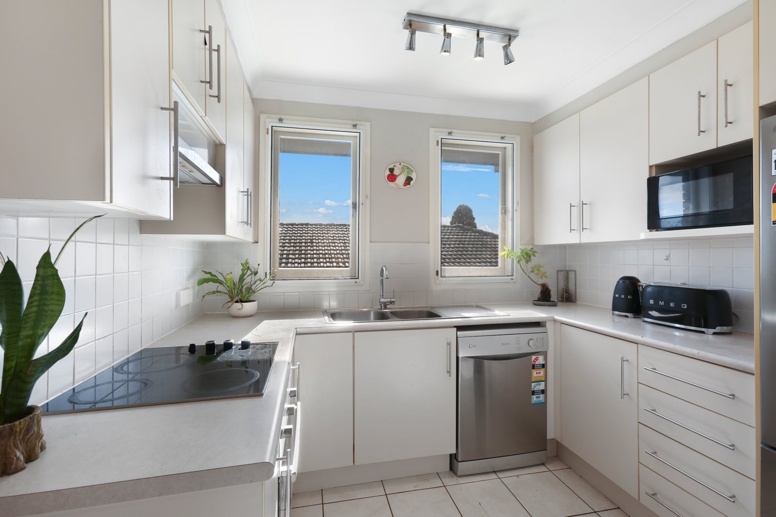 8 Wybalena Avenue KOONAWARRA 2