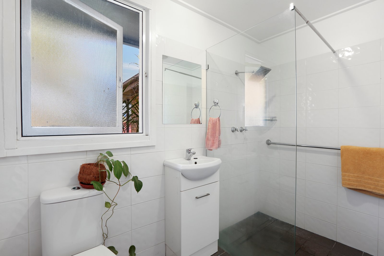 8 Wybalena Avenue KOONAWARRA 4