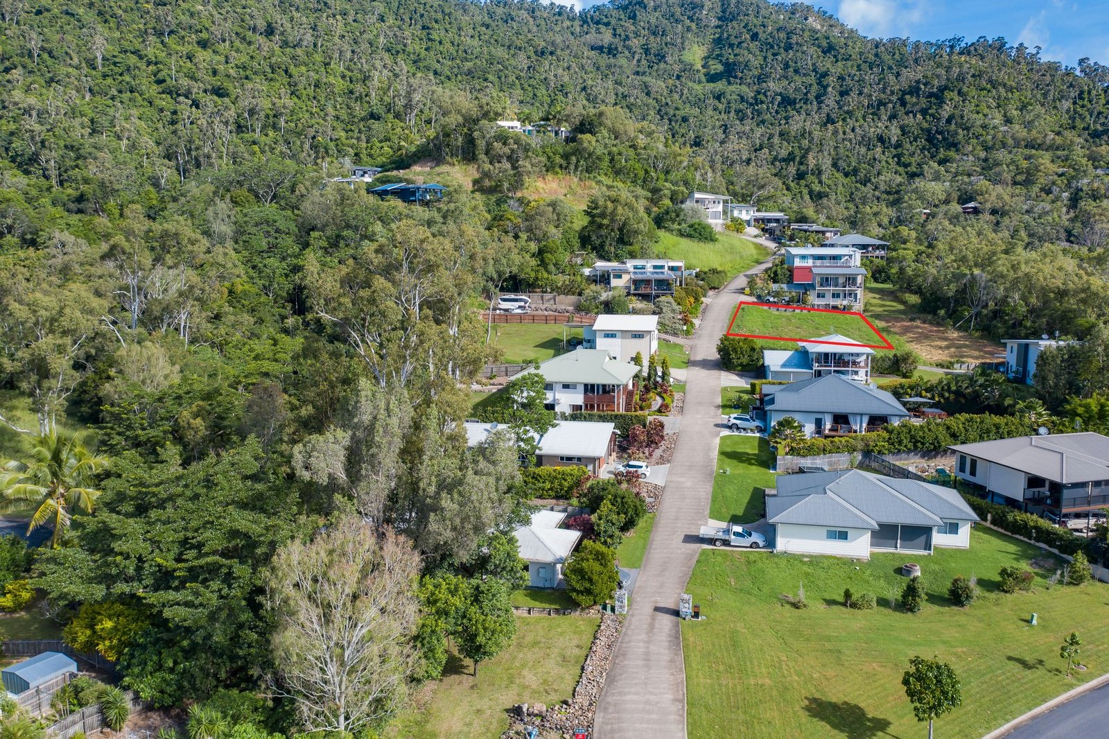8 Yachtsman Parade CANNONVALE 5