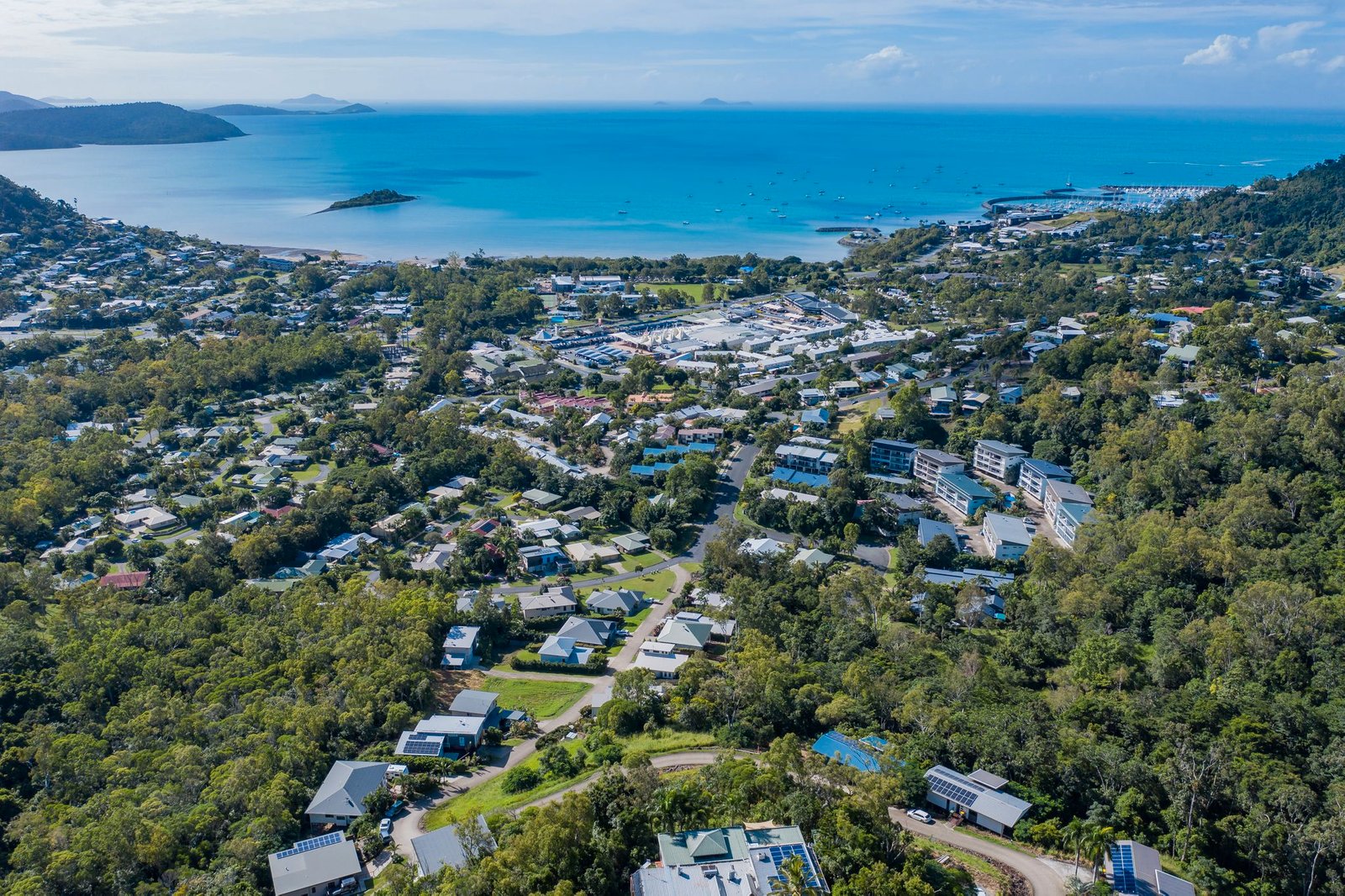8 Yachtsman Parade CANNONVALE 7