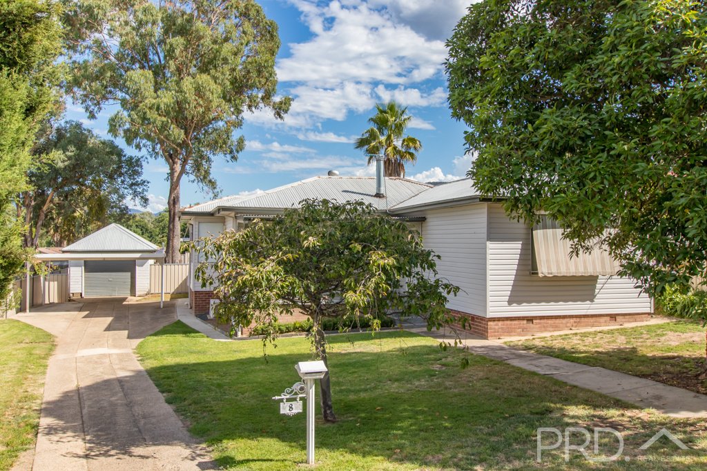 8 Yaralla Street TUMUT 1