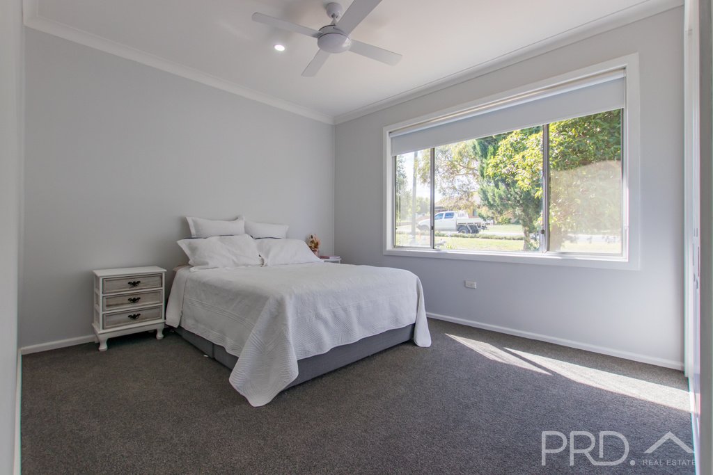 8 Yaralla Street TUMUT 8