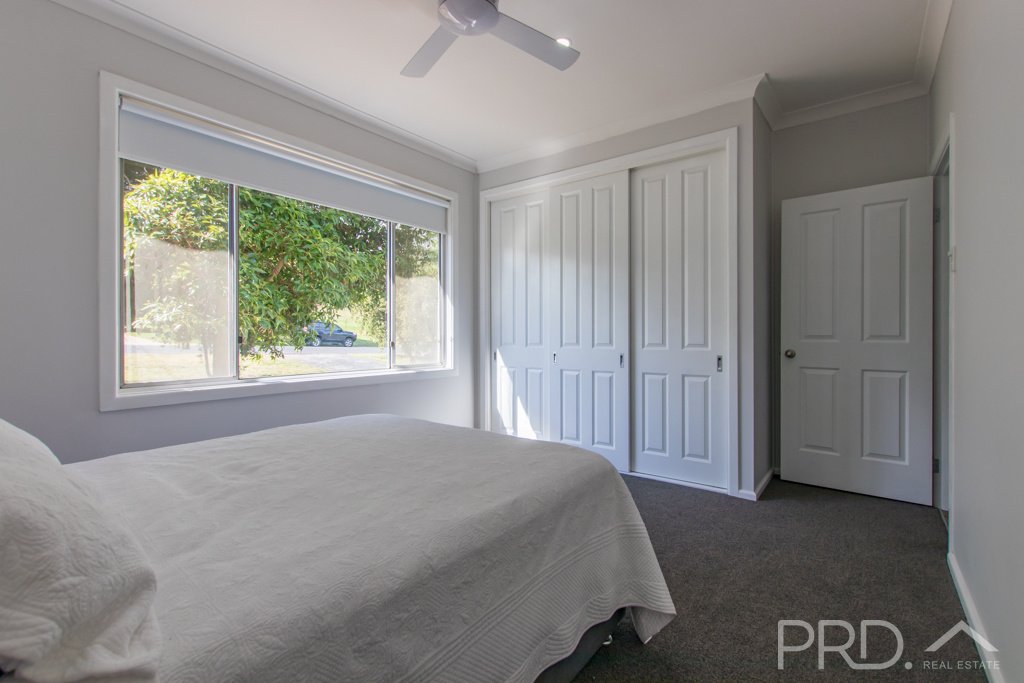 8 Yaralla Street TUMUT 9