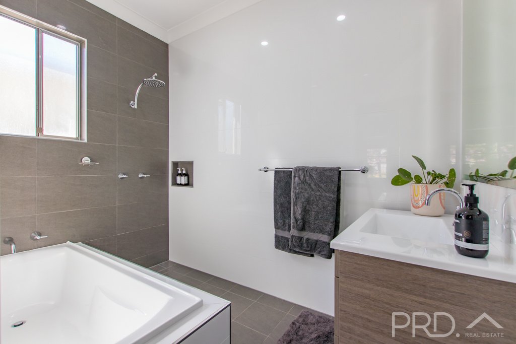 8 Yaralla Street TUMUT 10