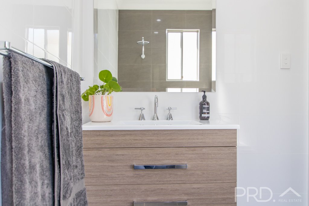 8 Yaralla Street TUMUT 11