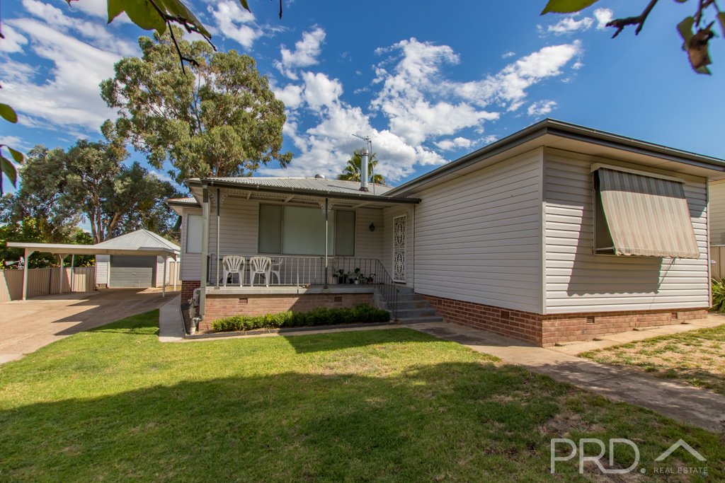 8 Yaralla Street TUMUT 19