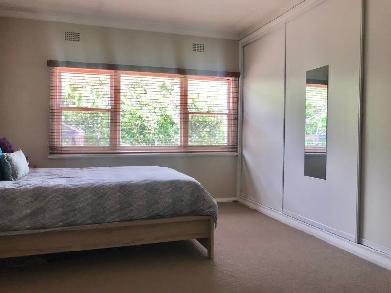 8 Yarral Avenue EAST TAMWORTH 8