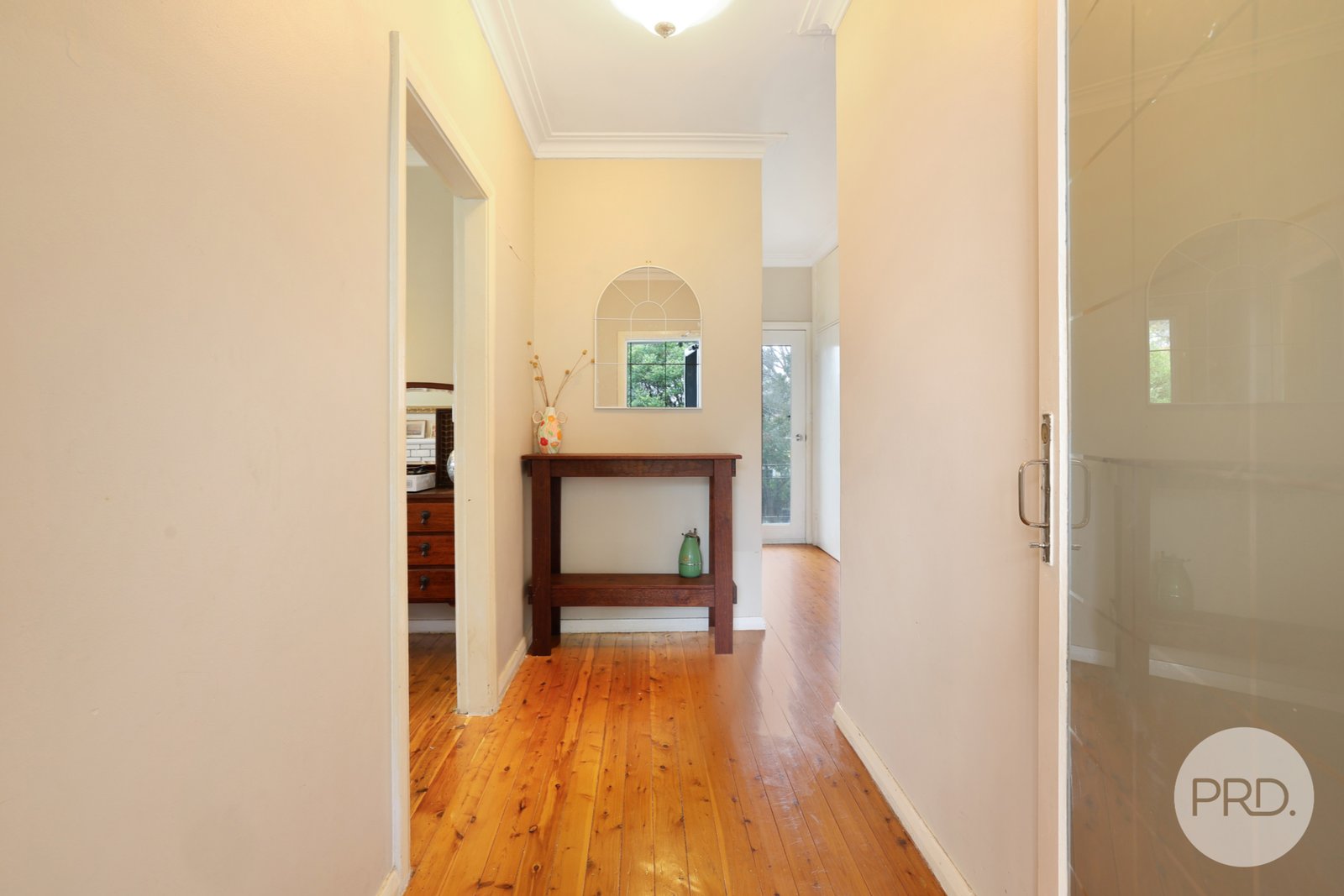 8 Yarral Avenue TAMWORTH 7