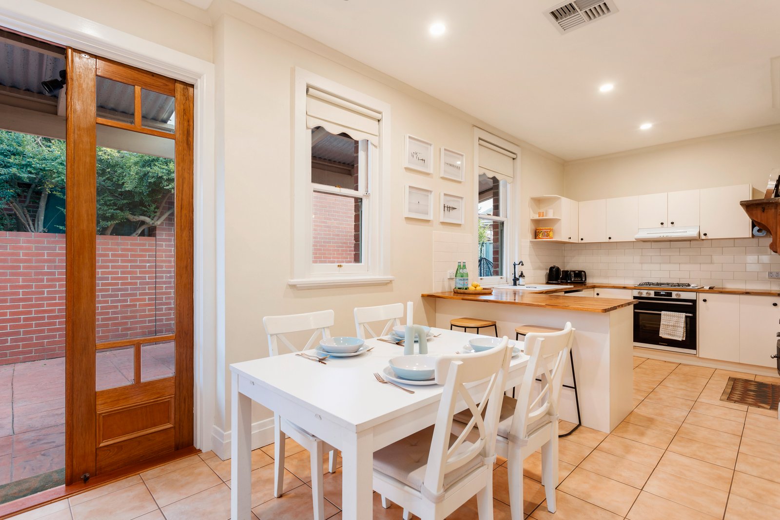 Real Estate and Property in 8 Yendon Road, Carnegie, VIC