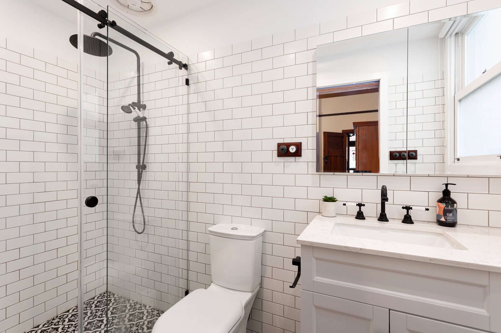 Real Estate and Property in 8 Yendon Road, Carnegie, VIC