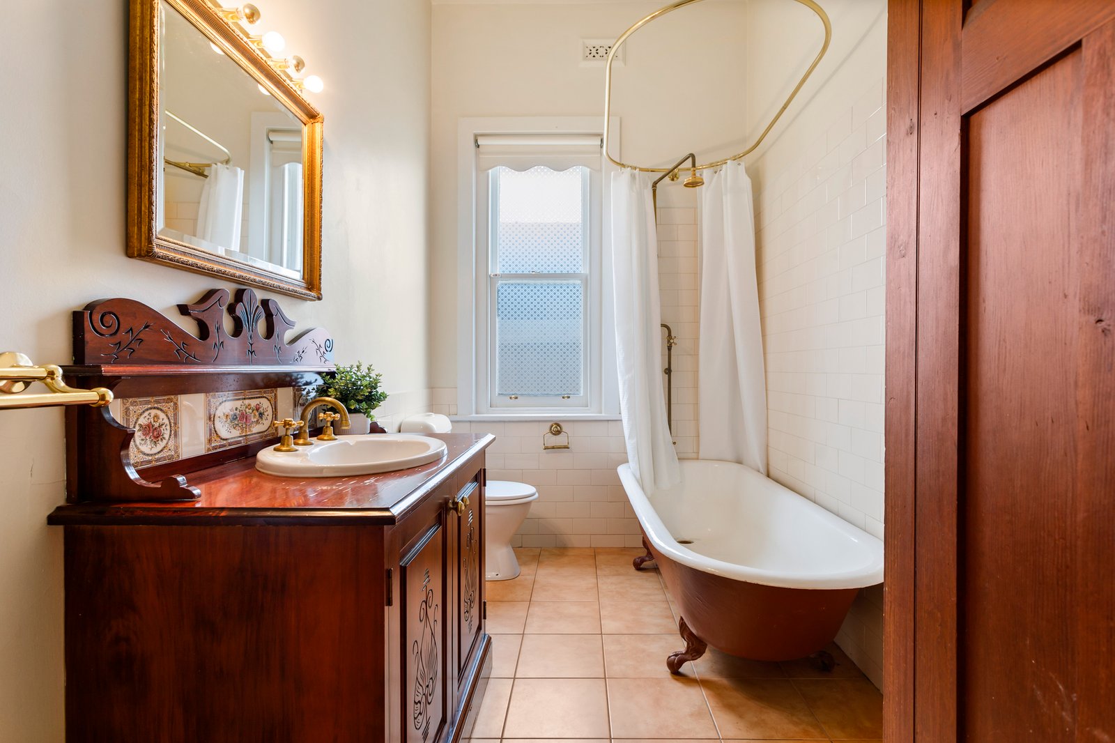 Real Estate and Property in 8 Yendon Road, Carnegie, VIC