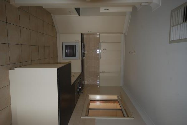 8 Yirribin Crescent GLENFIELD PARK 2