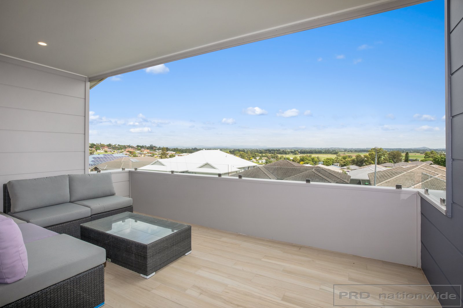 8 York Place RAWORTH 9