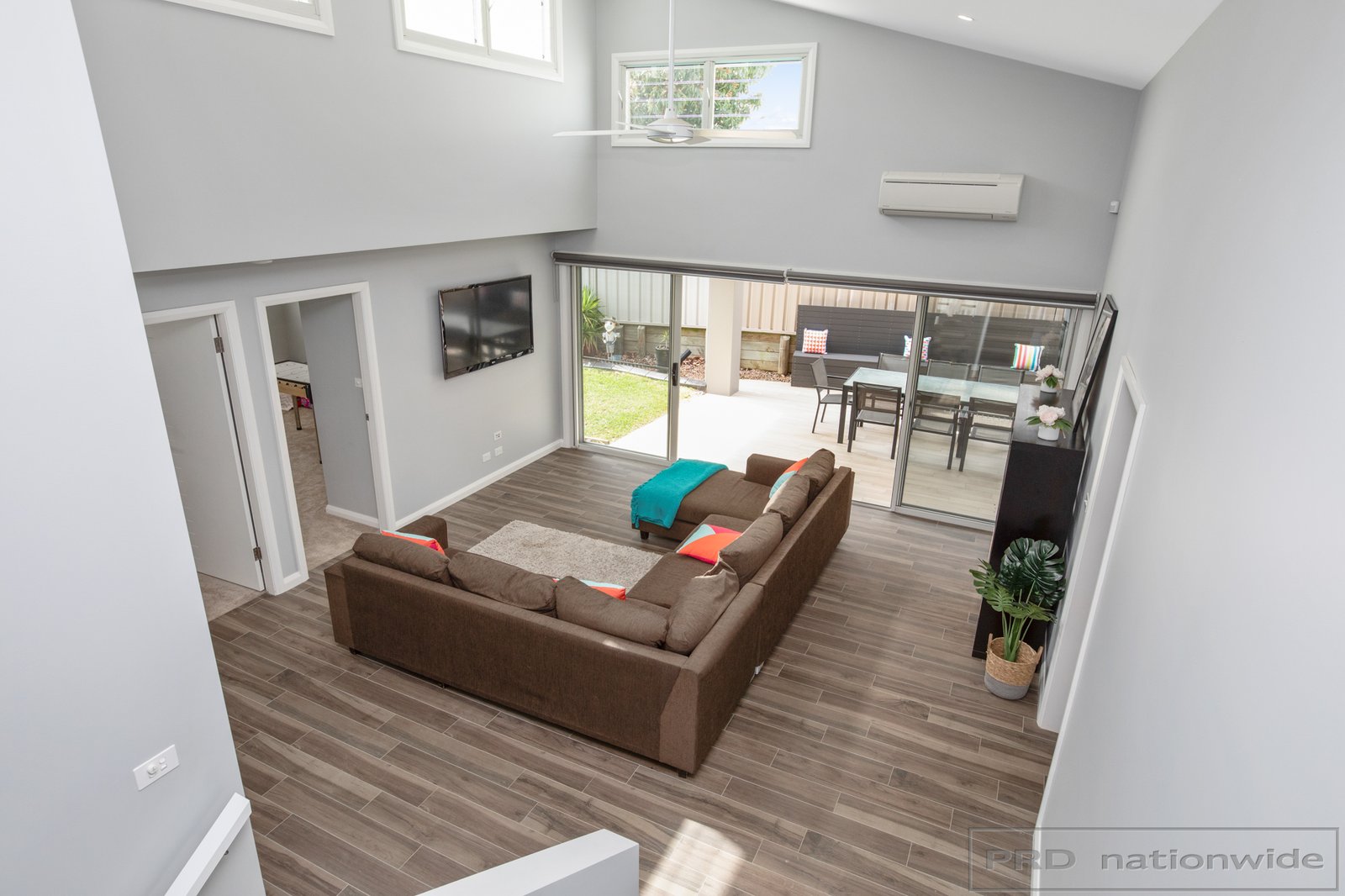 8 York Place RAWORTH 12