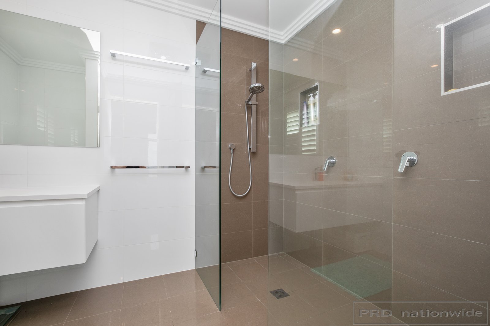 8 York Place RAWORTH 14