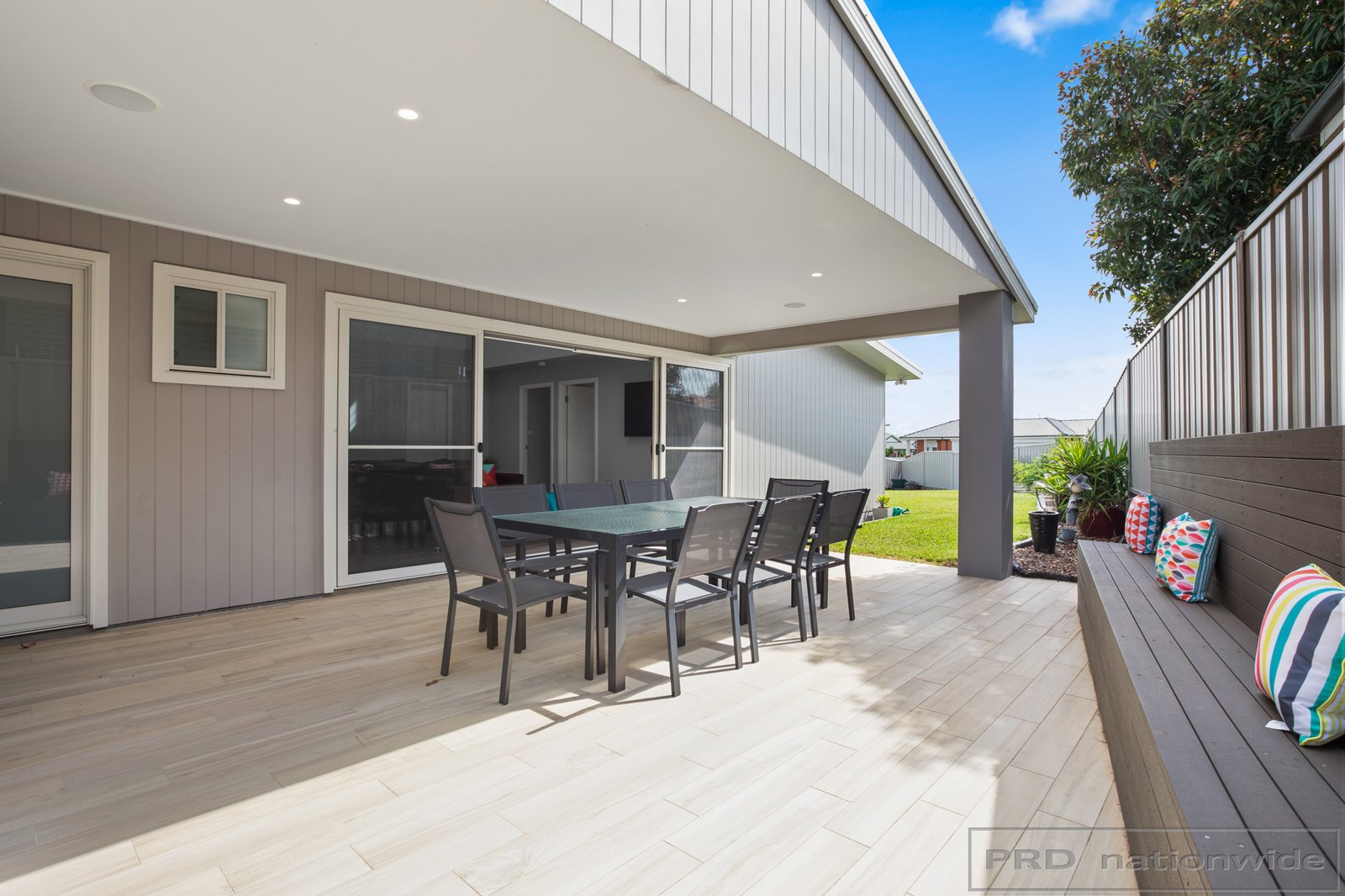 8 York Place RAWORTH 24