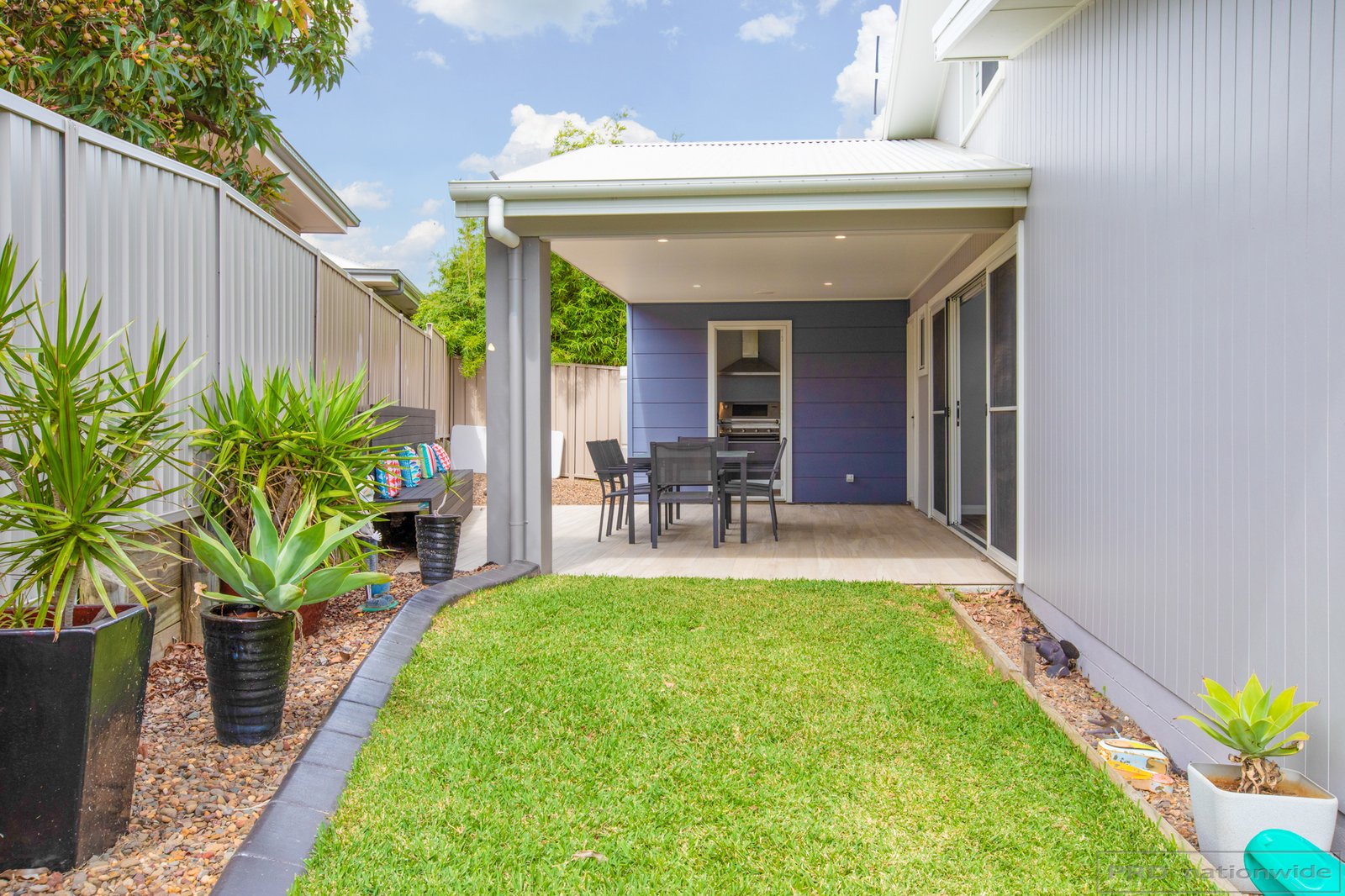 8 York Place RAWORTH 26