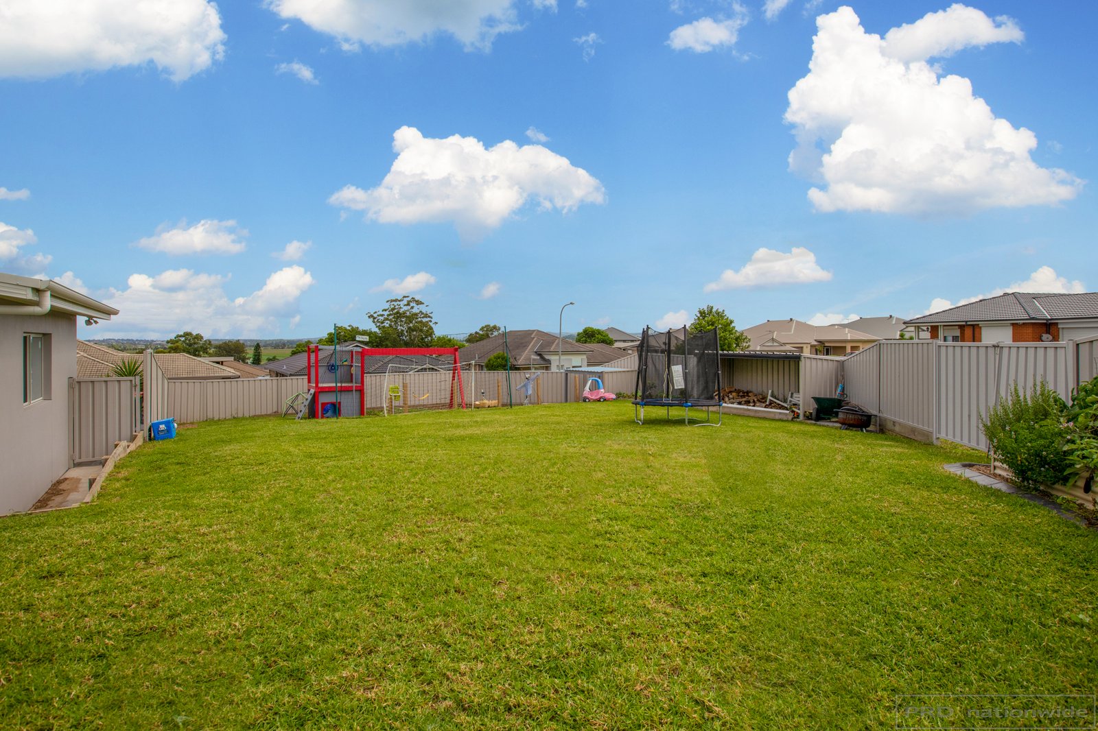 8 York Place RAWORTH 27