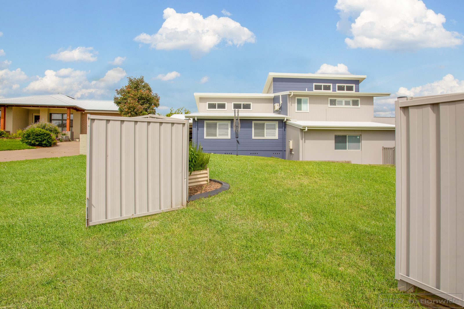 8 York Place RAWORTH 29