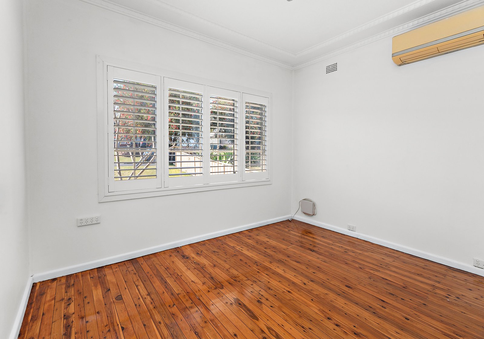 8 Yorkshire Rd DAPTO 9