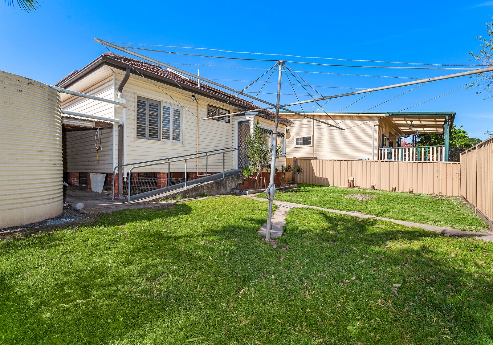 8 Yorkshire Rd DAPTO 10