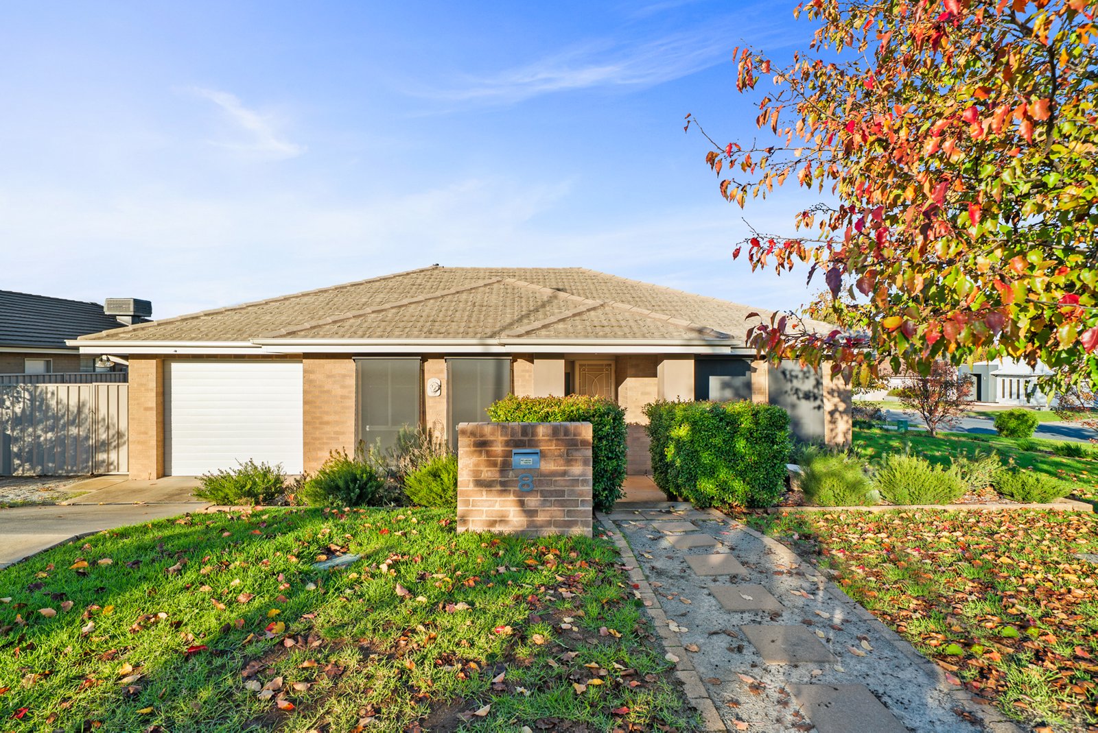 8 Yulong Street GLENFIELD PARK 1