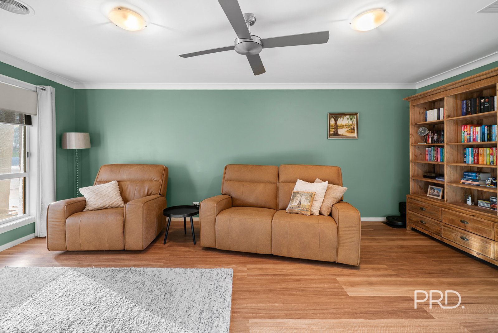 8 Yulong Street GLENFIELD PARK 2