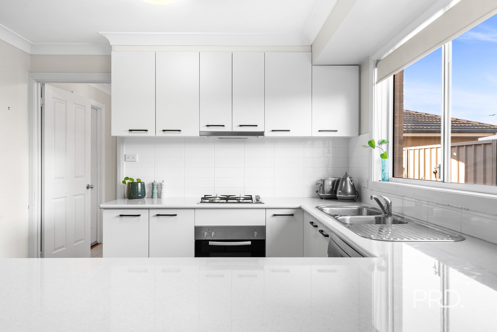 8 Yulong Street GLENFIELD PARK 6