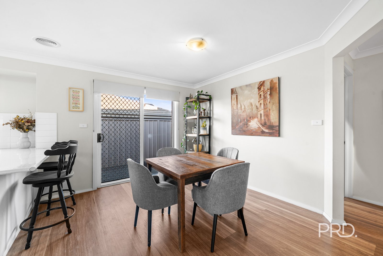 8 Yulong Street GLENFIELD PARK 7