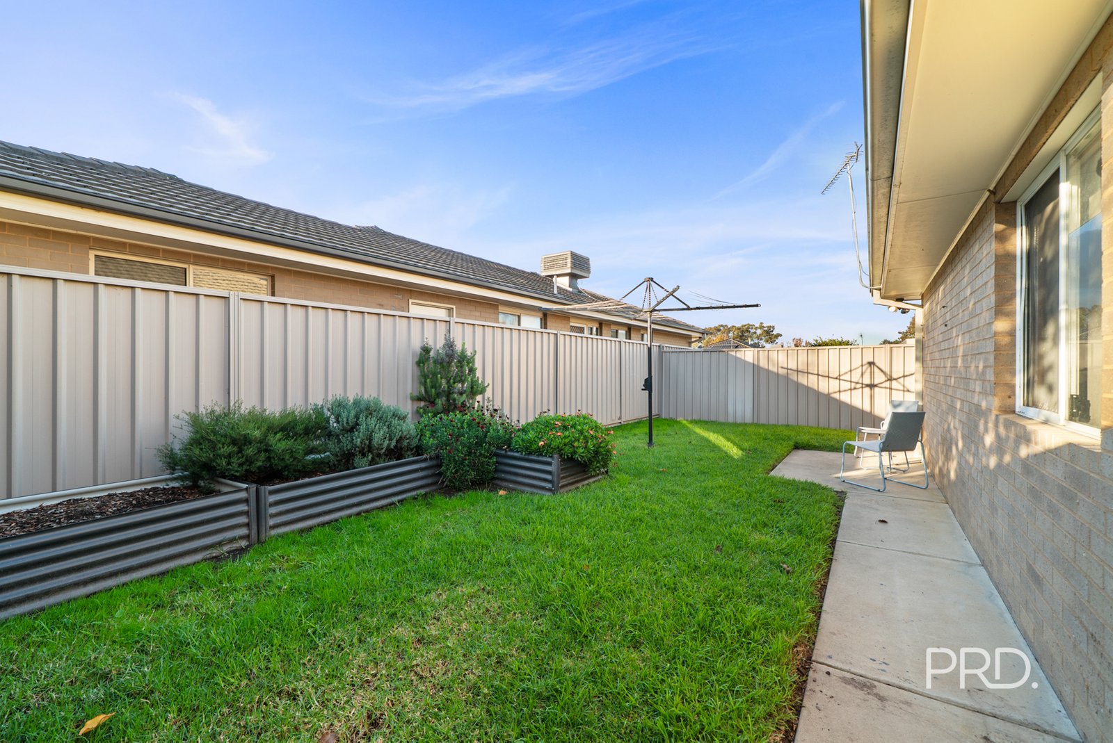 8 Yulong Street GLENFIELD PARK 12