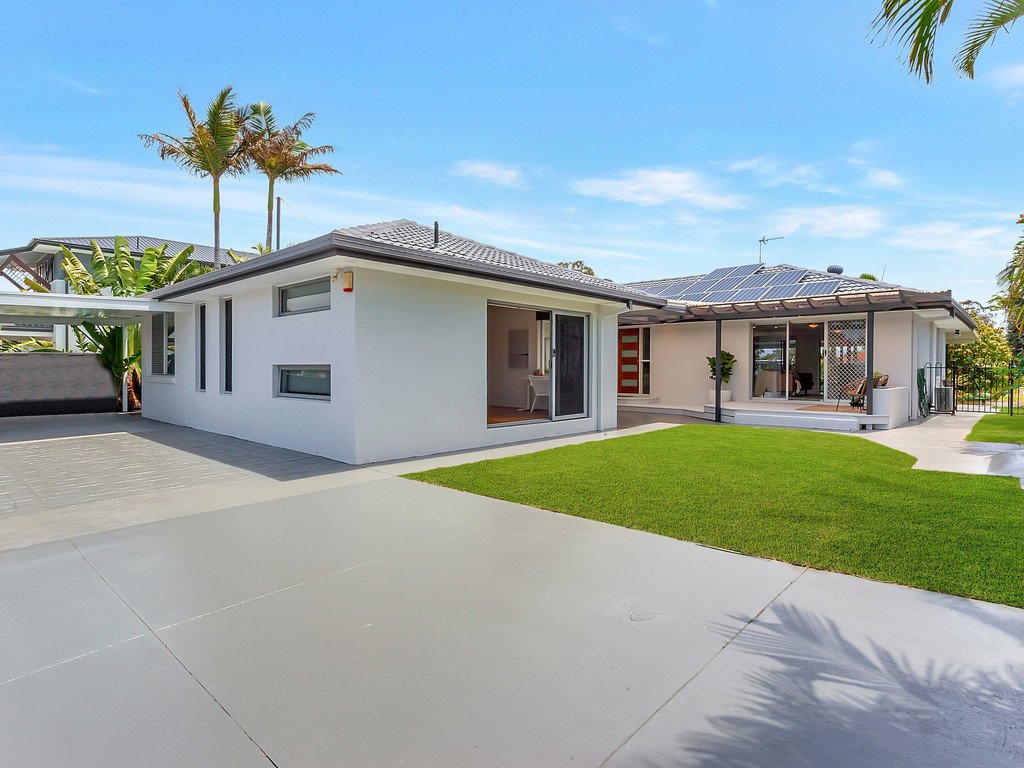 80 Jabiru Ave BURLEIGH WATERS 1