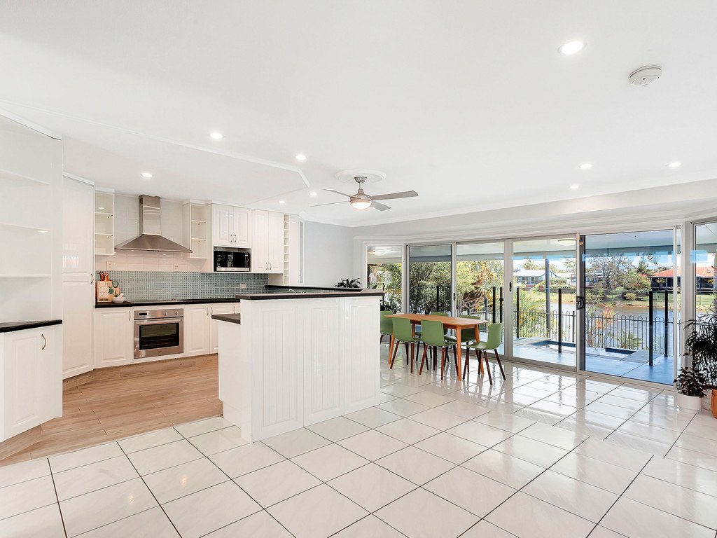 80 Jabiru Ave BURLEIGH WATERS 4