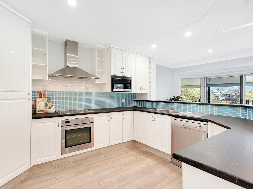 80 Jabiru Ave BURLEIGH WATERS 5