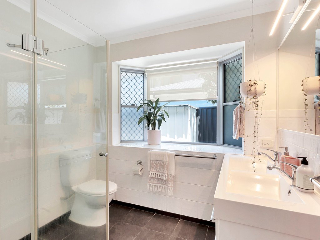 80 Jabiru Ave BURLEIGH WATERS 16
