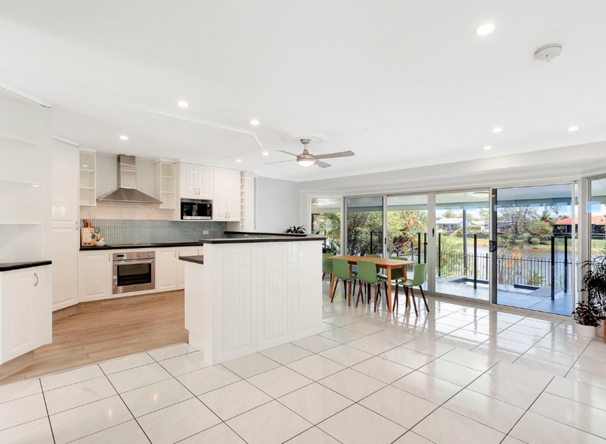 80 Jabiru Avenue BURLEIGH WATERS 5