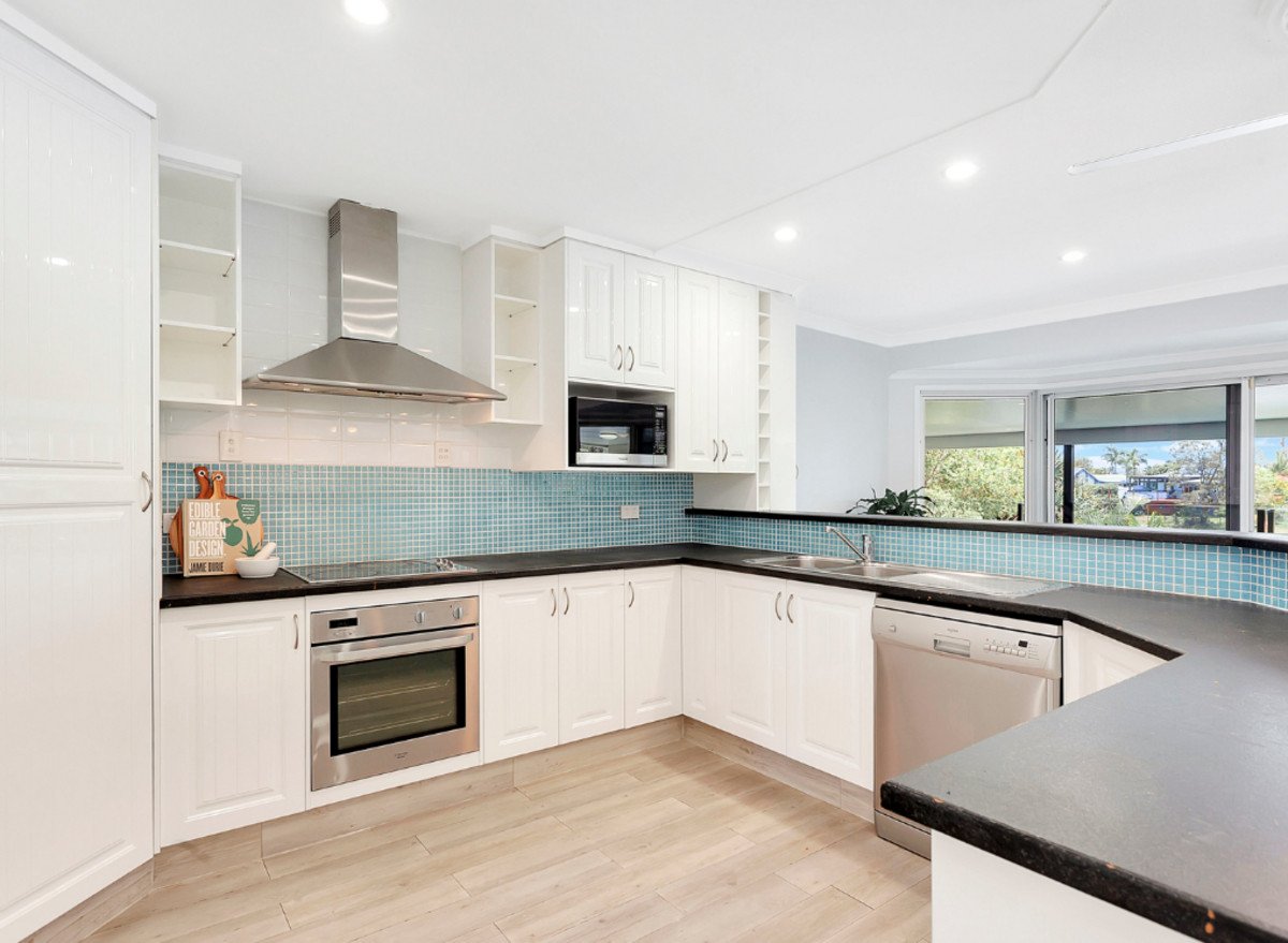 80 Jabiru Avenue BURLEIGH WATERS 6