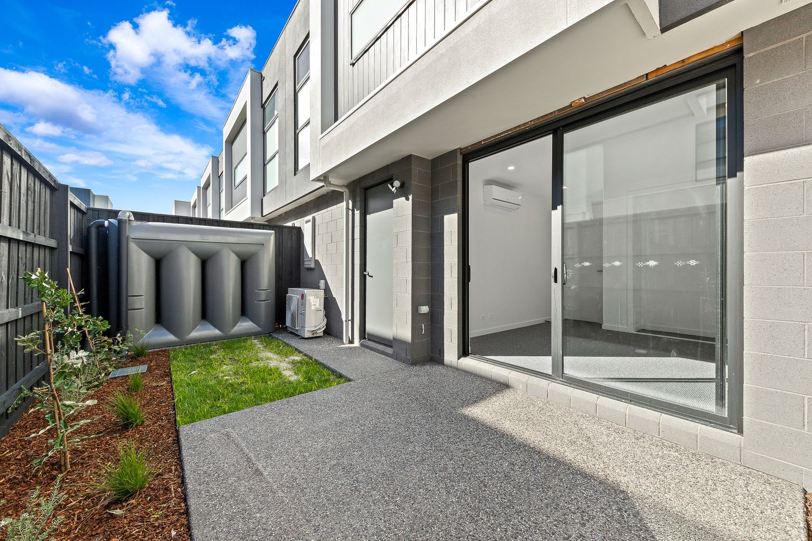 Gallery: 80 Laura Street