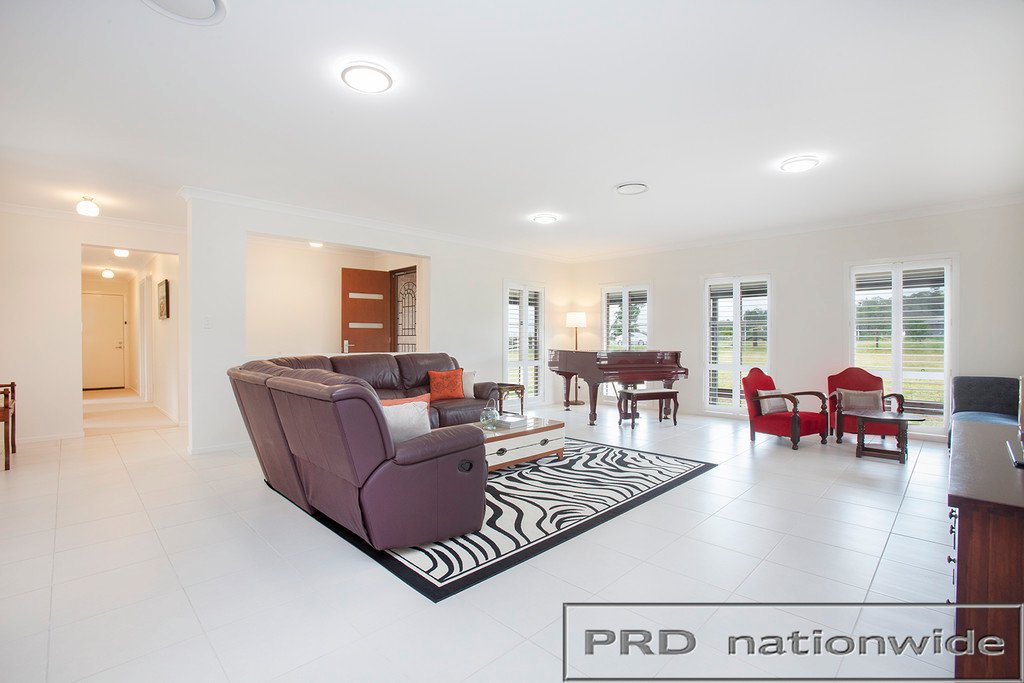 80 Lomandra Circuit PATERSON 6