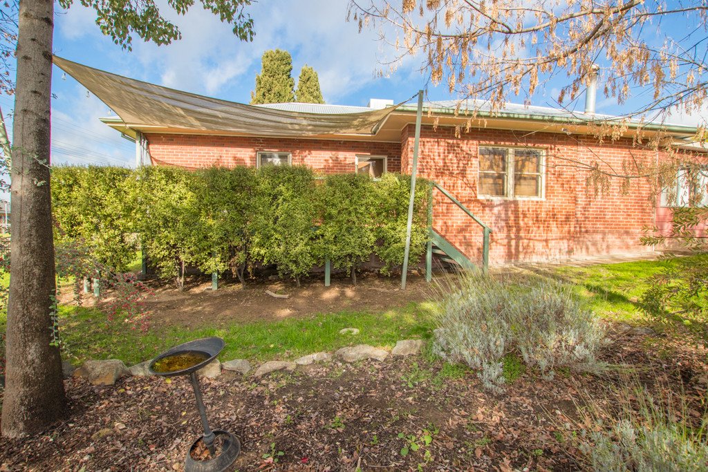 80 Merivale Street TUMUT 1