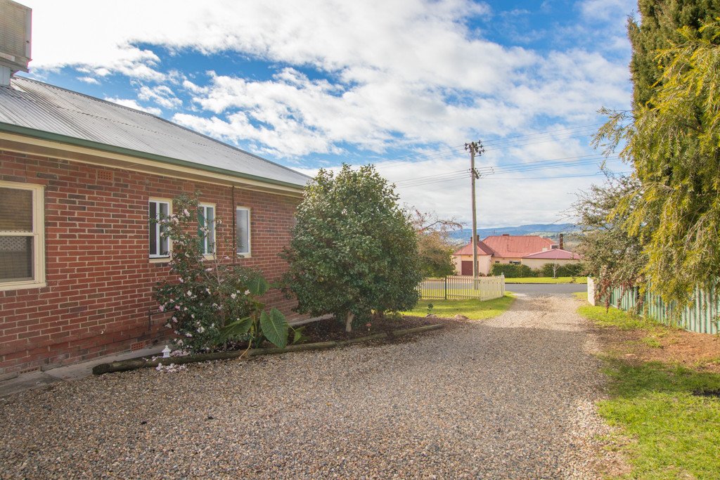 80 Merivale Street TUMUT 4