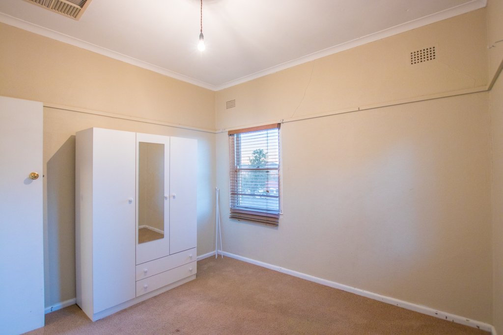 80 Merivale Street TUMUT 11