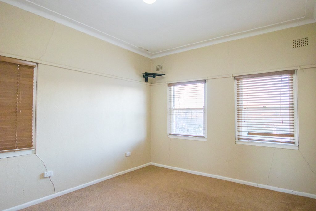 80 Merivale Street TUMUT 12