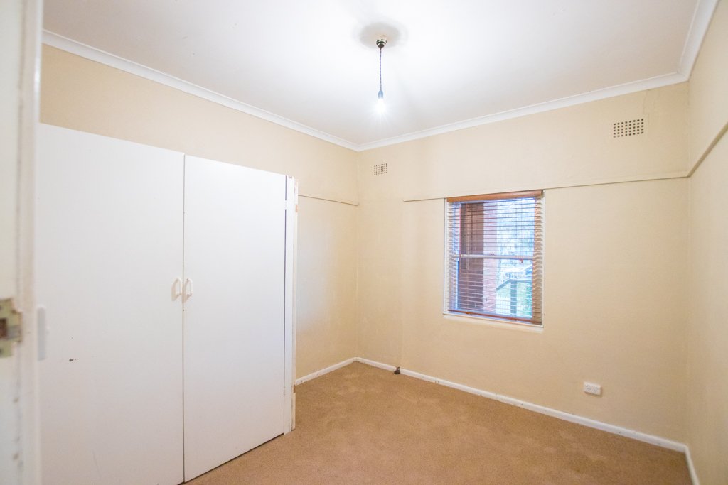 80 Merivale Street TUMUT 14